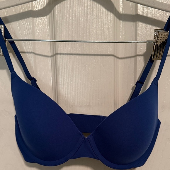 SKIMS Sapphire T-shirt Demi Bra - Picture 1 of 3